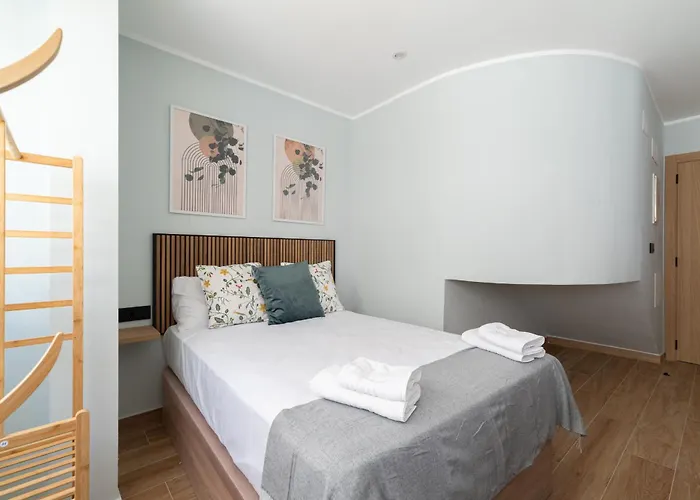 Deluxe By Roque * Vigo